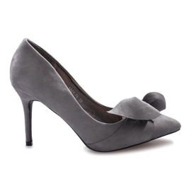 Talons hauts gris avec un nœud Tipo
