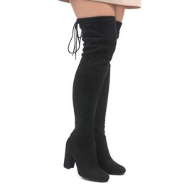 Bottes en daim noir sur le poteau ZH811 le noir