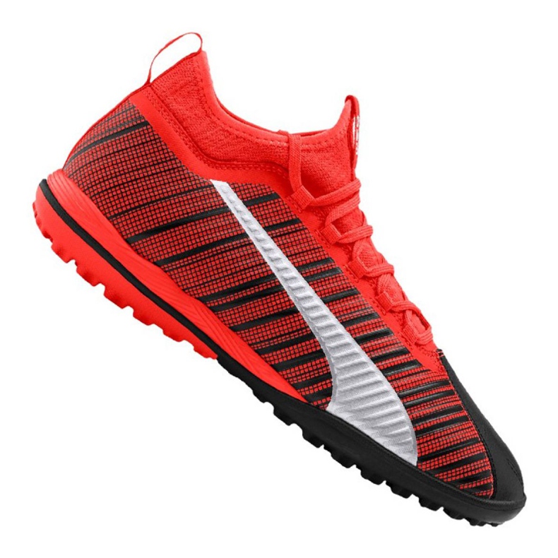 Chaussures de foot Puma One 5.3 Tt M 105648-01 le noir rouge