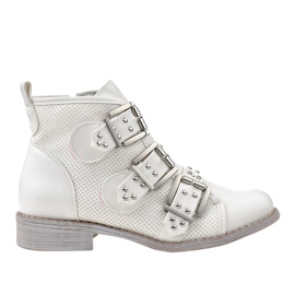 Boots ajourées blanches à boucle NC171