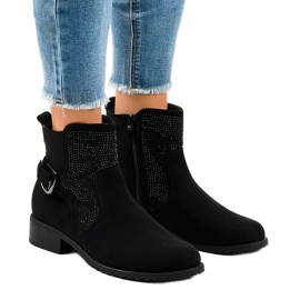Bottines en daim noir à clous CZ220