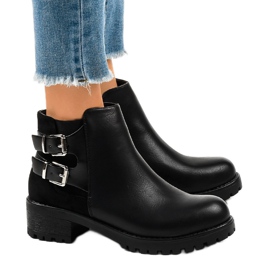 Bottes noires pour femmes sur une semelle massive M181