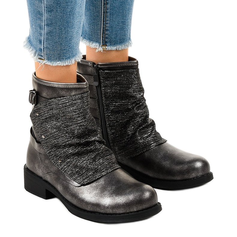 Boots grises à talons plats HQ-11