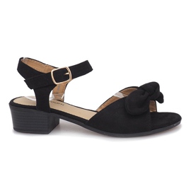 Sandales noires à talons par Noemia