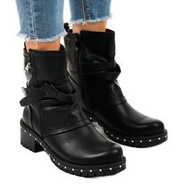 Bottes noires sur une semelle massive A-360 le noir