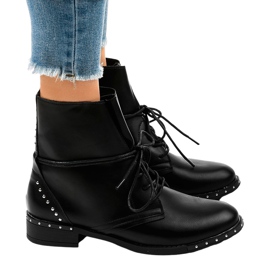 Bottines plates noires à lacets A-251