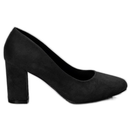 Ch. Creation Pompes sur un pilier noir