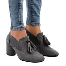 Escarpins en daim gris sur le montant LL-97P