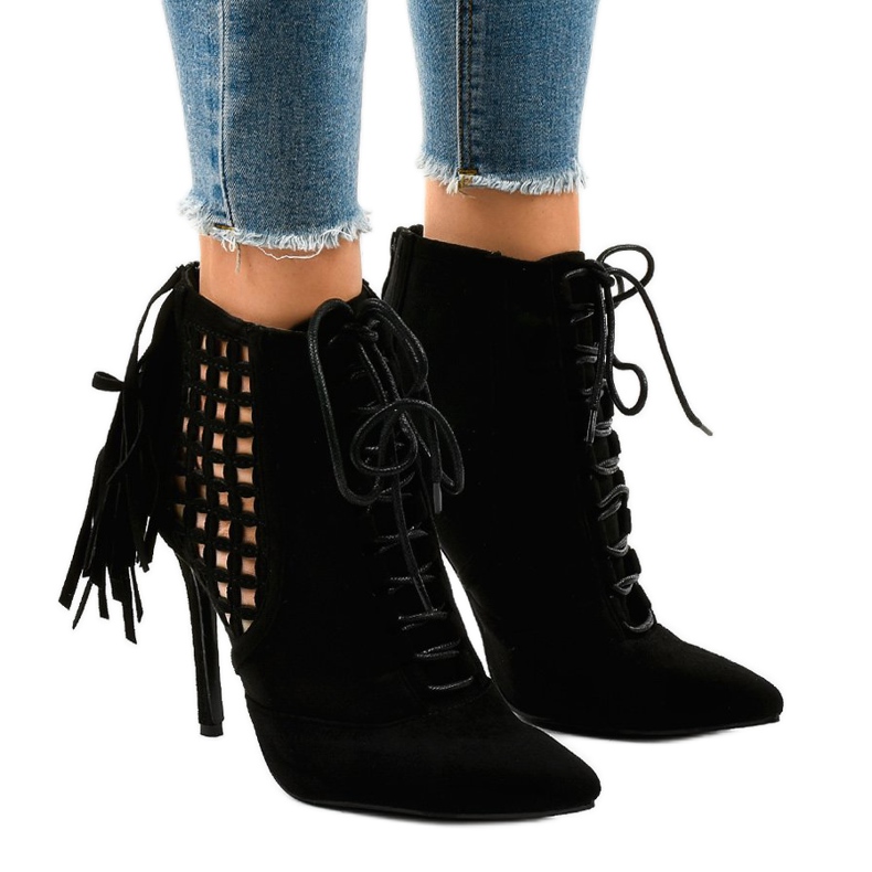 Bottes noires richement décorées 11047-1 le noir Bottes noires richement décorées 11047-1 le noir