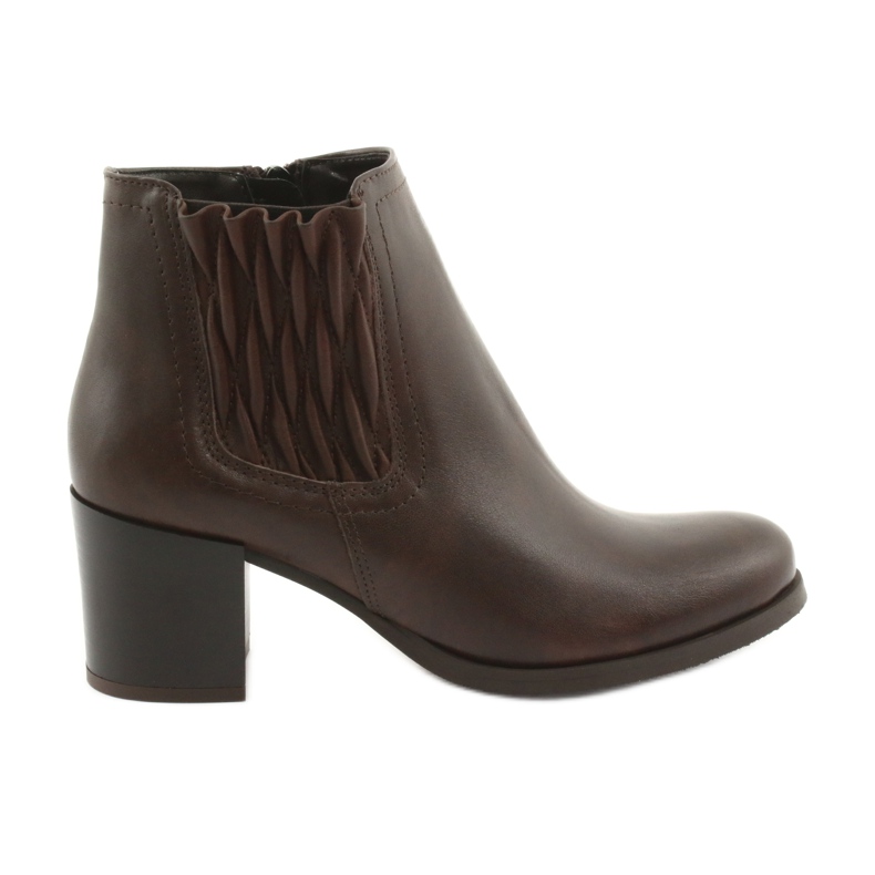 Gamis Bottes en cuir brun isolées