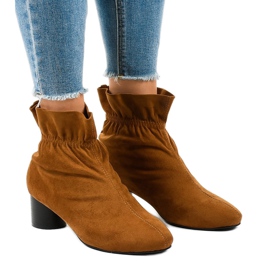 Bottes en daim marron sur le poteau JM5512M brun