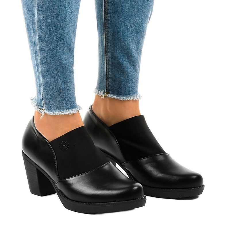 Bottines noires à enfiler sur le poteau TH-F198 le noir