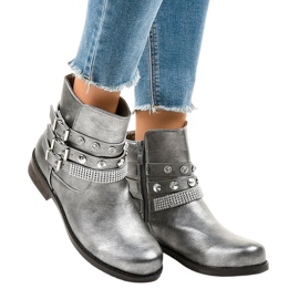 Bottes grises richement décorées LL179