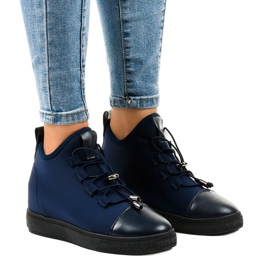 Baskets montantes isolées bleu marine avec un coin XY-35