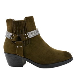 Bottines en daim vert sur le poteau 9031