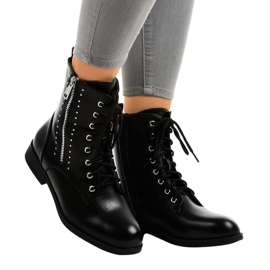 Bottes hautes pour femmes noires avec une fermeture éclair BM197
