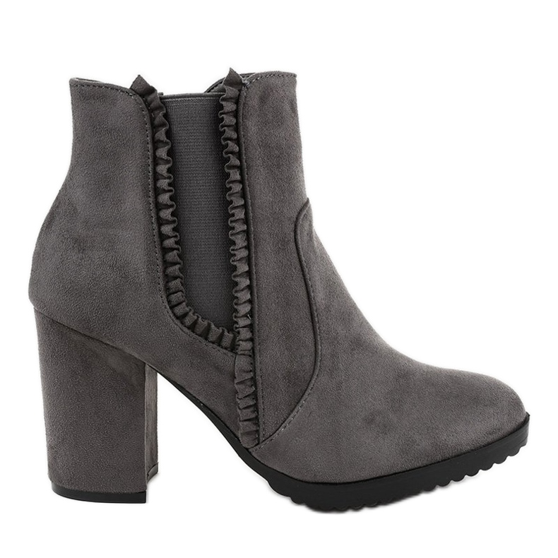 Bottes en daim gris sur le poteau A-762