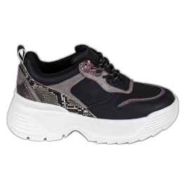 Snekaers sur la plateforme VICES noir