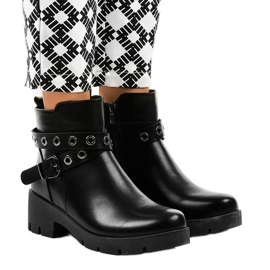 Bottines noires à talons plats avec boucle 9996-2 le noir