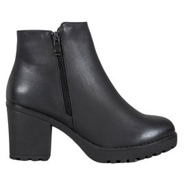 J. Star Bottes sur la plate-forme noir