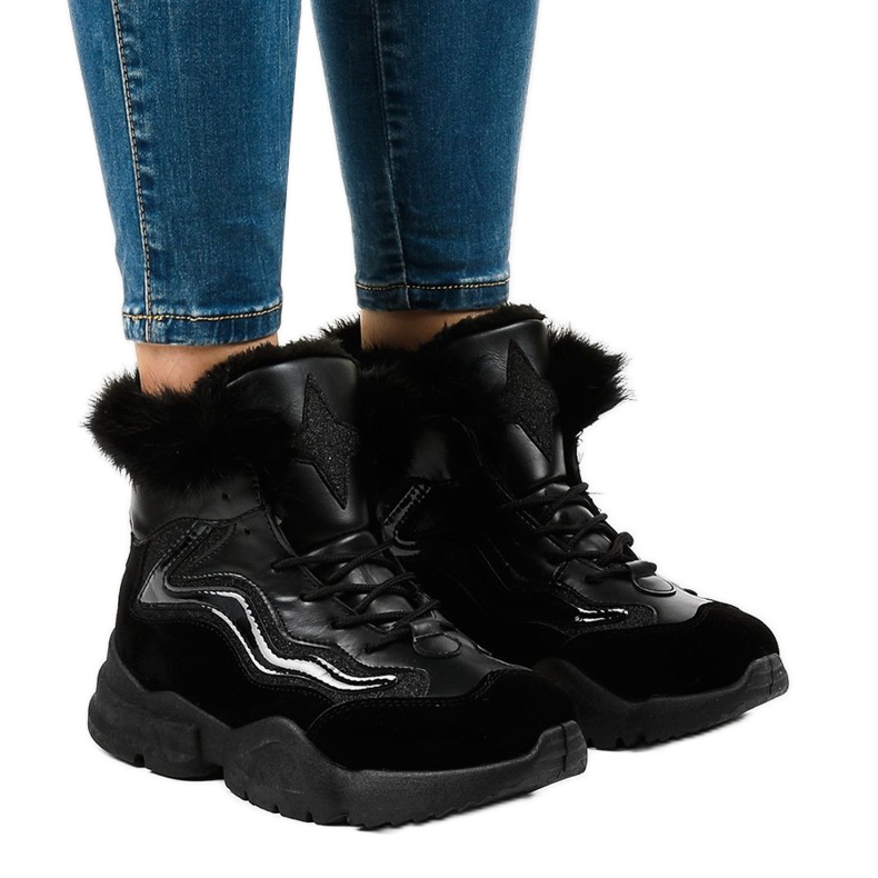 Baskets isolées noires LS-2062 le noir