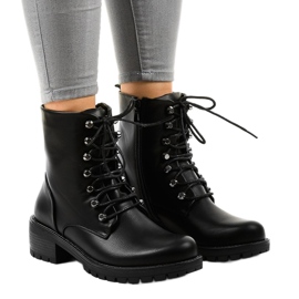 Bottes militaires isolées noires K-9922 le noir Bottes militaires isolées noires K-9922 le noir