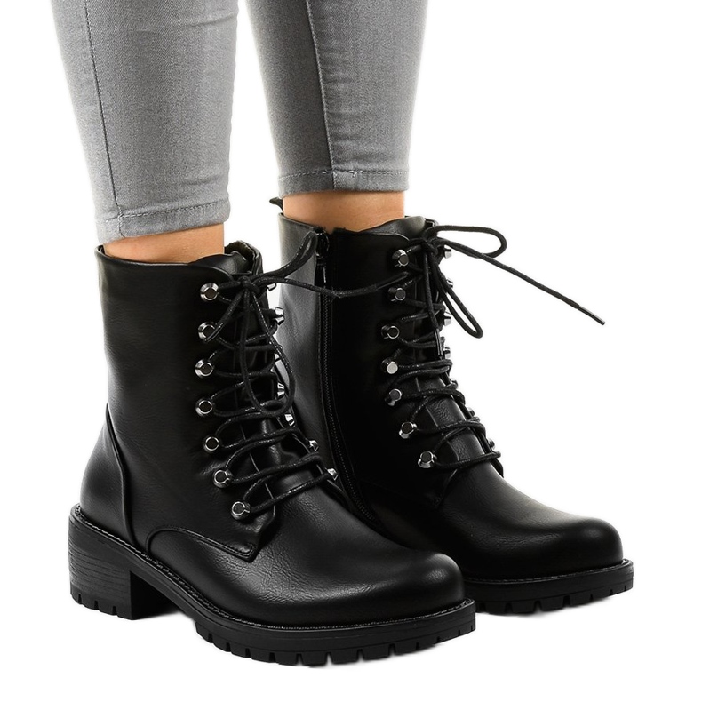 Bottes militaires isolées noires K-9922 le noir Bottes militaires isolées noires K-9922 le noir