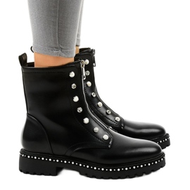 Bottes isolées noires décorées de 16047-73A le noir