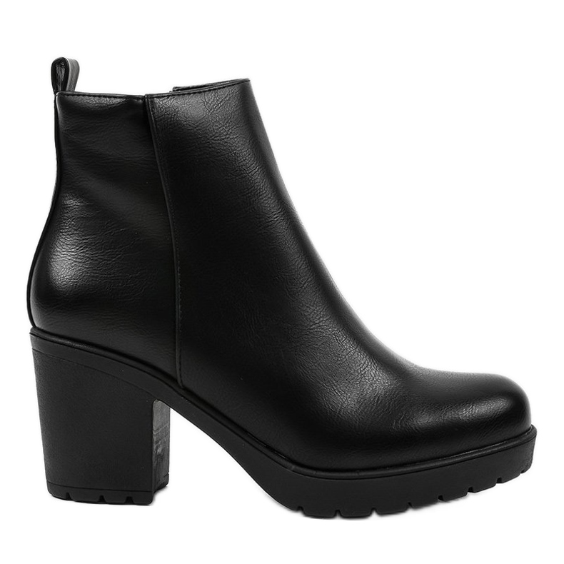 Bottines noires sur le poteau BM172 le noir