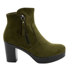 Talons hauts en daim vert 8B882