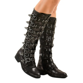Boots noires richement décorées NC271