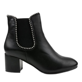 Bottines noires avec un élastique KL-615