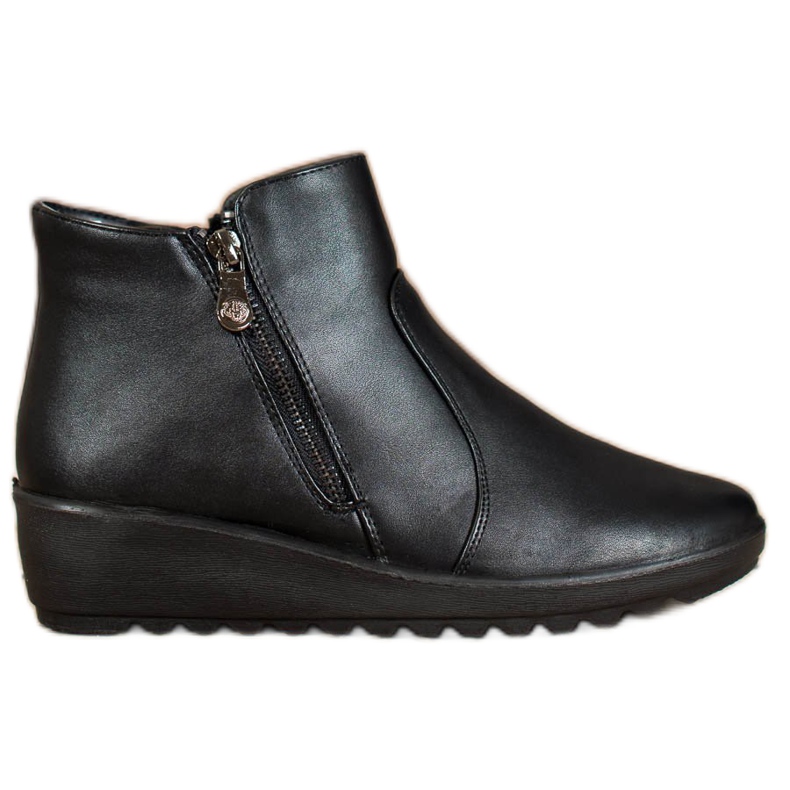 J. Star Bottes noires sur la plate-forme le noir