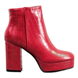 Small Swan Bottes sur la plate-forme rouge