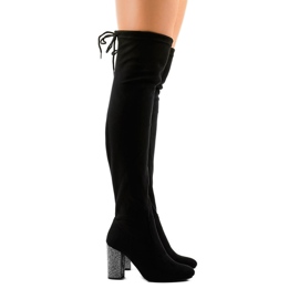 Bottines en daim noir sur le poteau 0-235 le noir