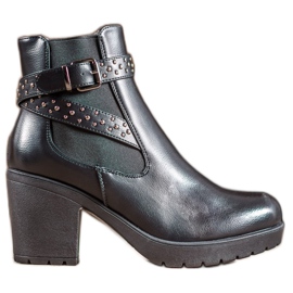 SHELOVET Bottes sur la plate-forme avec des jets noir