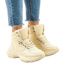 Baskets isolées beiges pour femmes C-3132