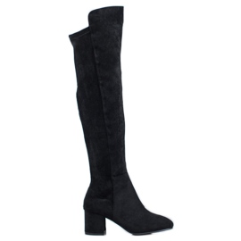 SHELOVET Bottes sur un pilier noir