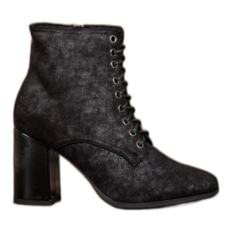 Kylie chaussons attachés sur un poteau le noir Kylie chaussons attachés sur un poteau le noir