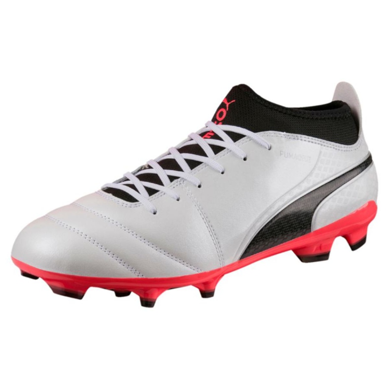 Chaussures de football Puma One 17.3 Fg M 104074 01 le noir blanche Chaussures de football Puma One 17.3 Fg M 104074 01 le noir blanche
