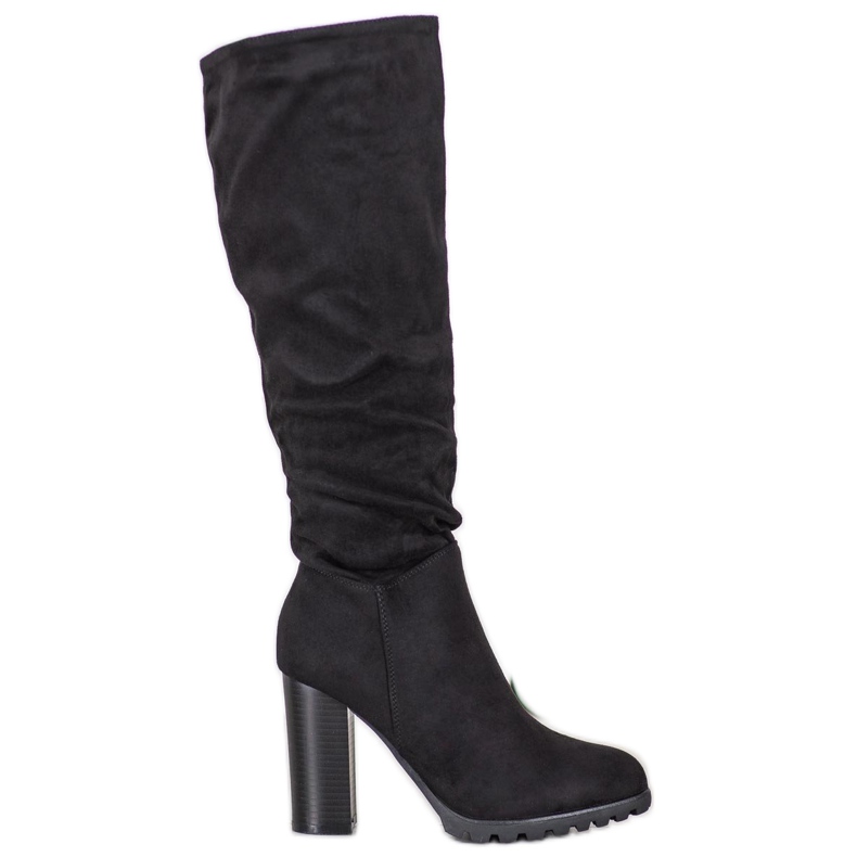 Evento Bottes élégantes sur un pilier le noir
