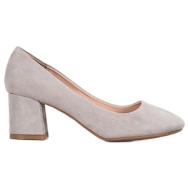Fama Escarpins en daim sur un pilier gris