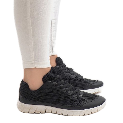 Baskets de sport noires avec mesh X-18 le noir