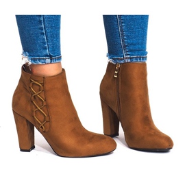 Bottines En Daim Sur Un Poteau BS063 Camel brun