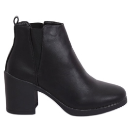 Bottines noires à talons par Emily Black le noir