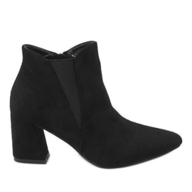 Bottines en daim noir sur le poteau 4826 le noir