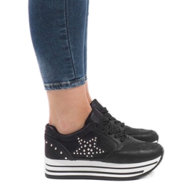 Baskets de sport noires sur la plateforme BM1916-5 le noir