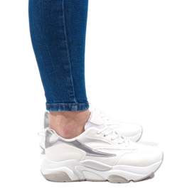 Baskets de sport blanches SX001-9