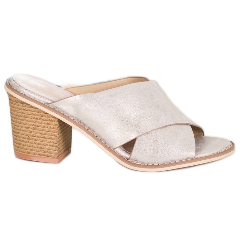 Sergio Leone Chaussons d'or sur le bar