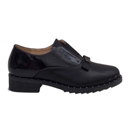 Chaussures à enfiler noires avec clous X528